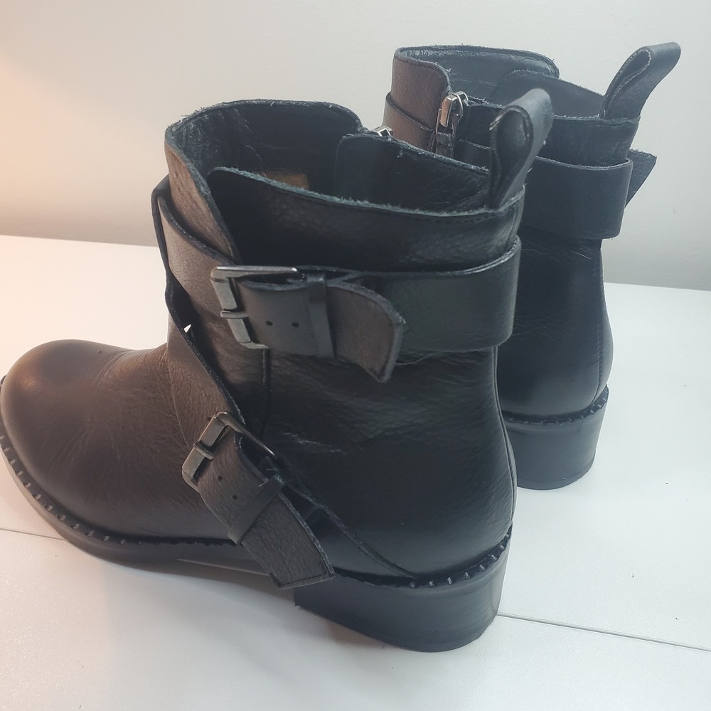 Gentle Souls Kenneth Cole Best Of Soft Black Leather Buckle Ankle Boots Women 8M